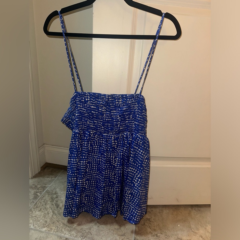 BLUE FLOWY TOP! 💙